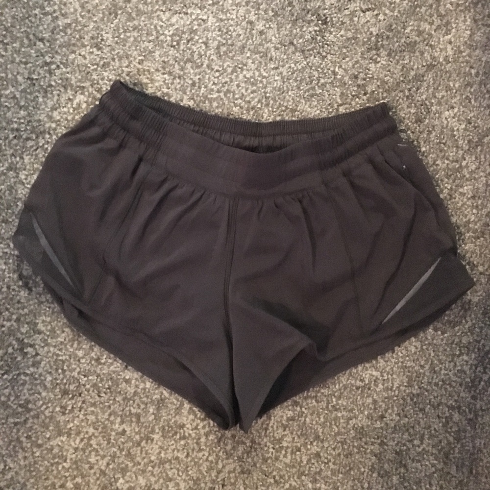 Lululemon Hotty Hot Short 2.5” BLACK